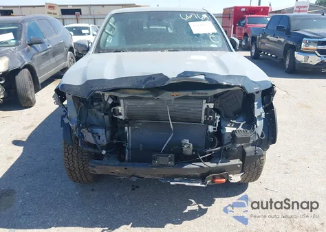 2023 Nissan Frontier Pro-4X 4X4 z USA, uszkodzony, nr VIN 1N6ED1EKXPN670644